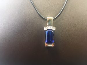 Federico’s Jewelry “Nearly New” case